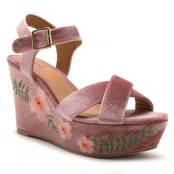 Qupid Ardor Pink Blush Velvet Floral Wedge Sandal - Picture 5 of 12